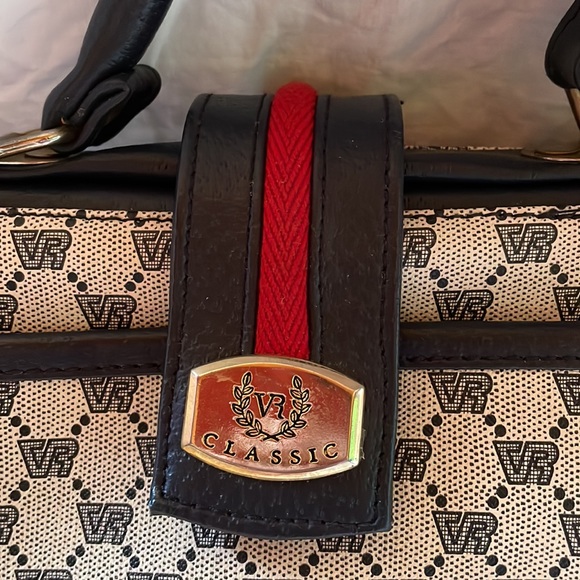Vintage VR Classic Purse - Picture 2 of 16